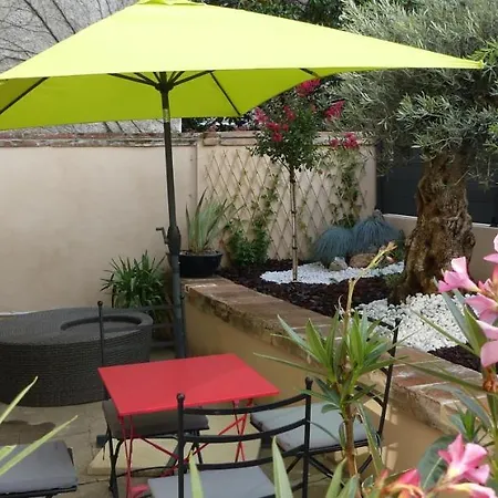 Terrasse De Saint-cyp *